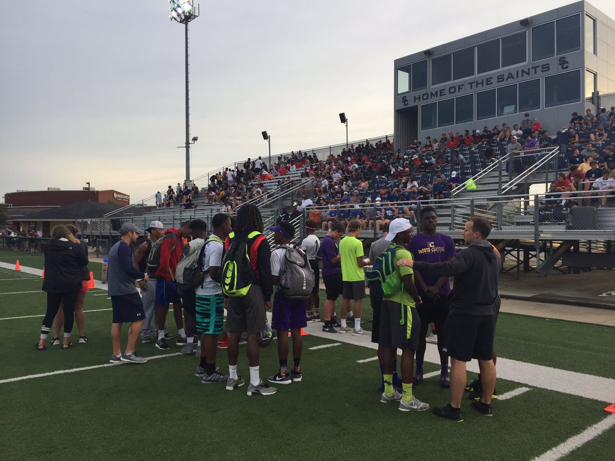 Great night at the <a href="/Elite7on7/">Southwest Elite 7on7</a> Kickoff Event. Pool play starts in the morning at 9am CT  #SWElite