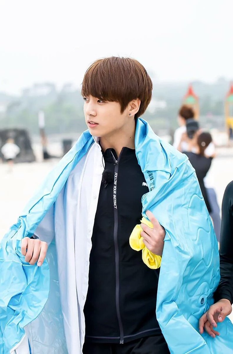 ARMY_CAMEROUN's tweet photo. Photos inédites de #Jungkook tirées de SBS Flower crew 💞💞 #13 https://t.co/I7m60Au3Jw