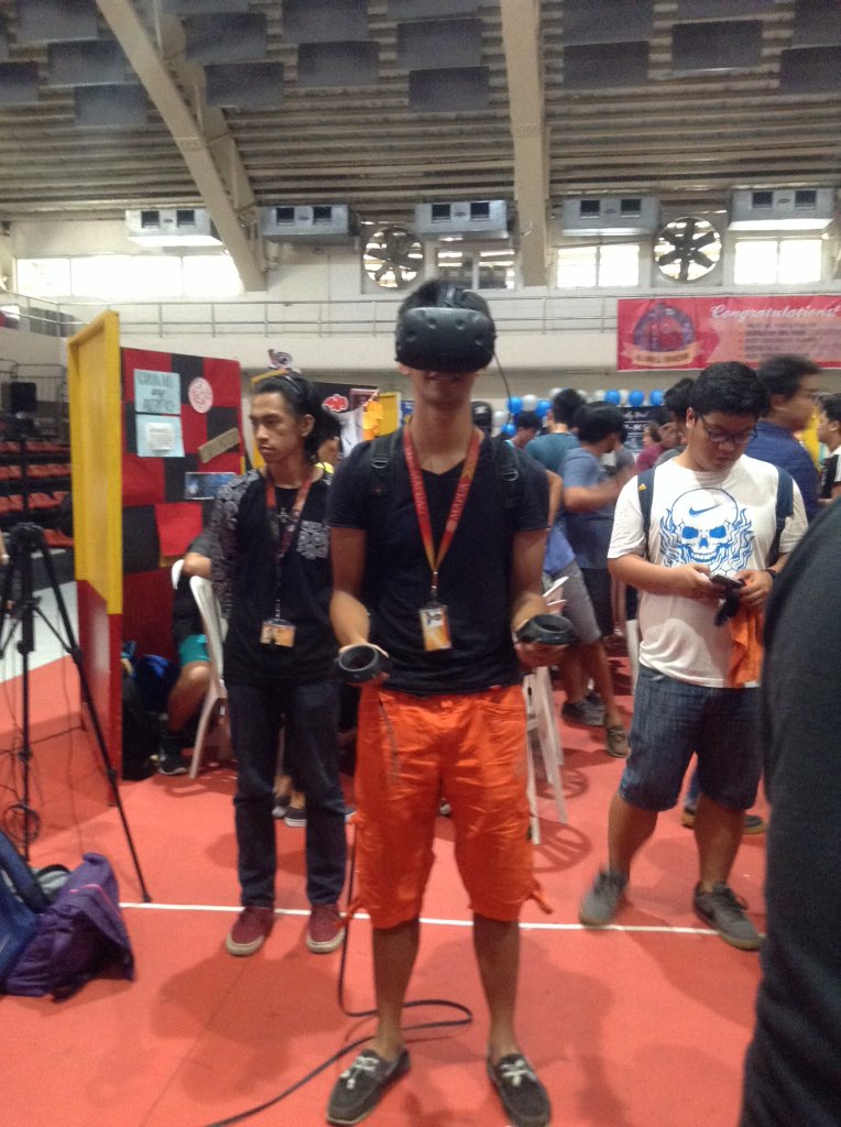 thinkerseece's tweet photo. Drop by our booth, experience thrill and fun brought by @vrphilippines 😊😊😊 https://t.co/ipIdbT2XRM