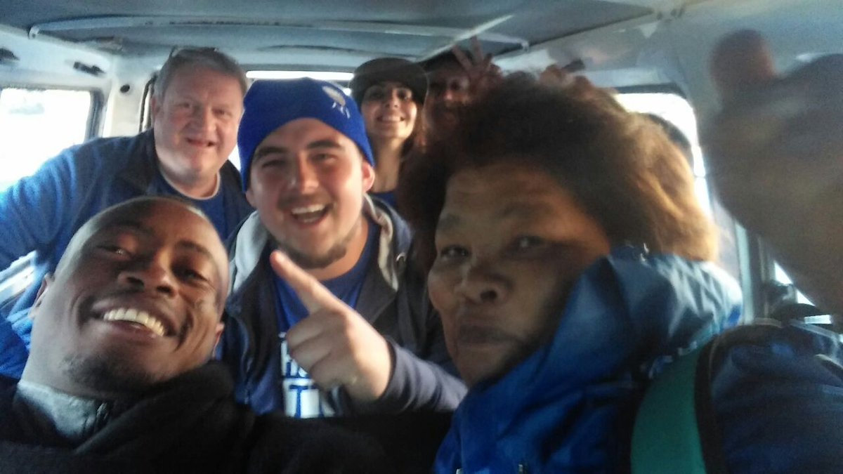HermanMashaba's tweet photo. From various points in the city DA volunteers are now making their way in taxis to Park Station #DAonTheMove https://t.co/n4fMcYy4eW