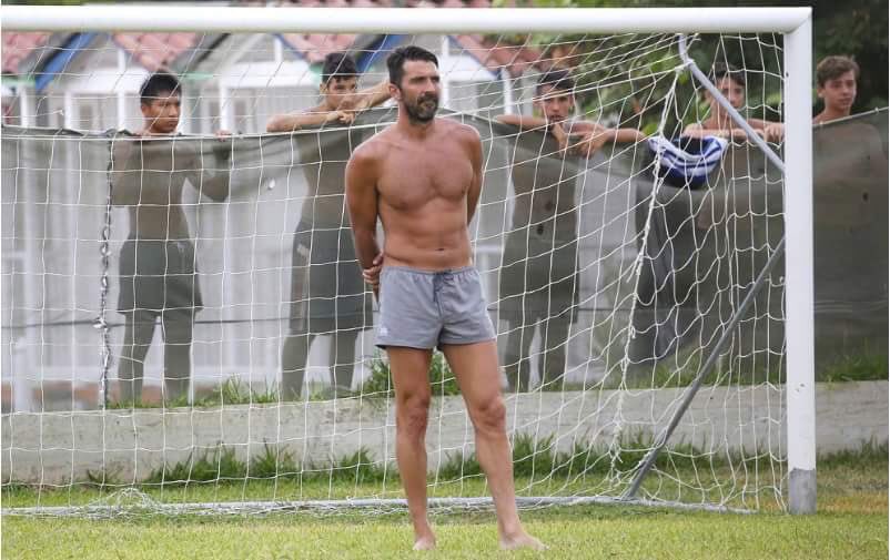 FootyAccums's tweet photo. Class from Gianluigi Buffon who was spotted playing in goal for a match between kids whilst on vacation... https://t.co/vUdzIQNCVl