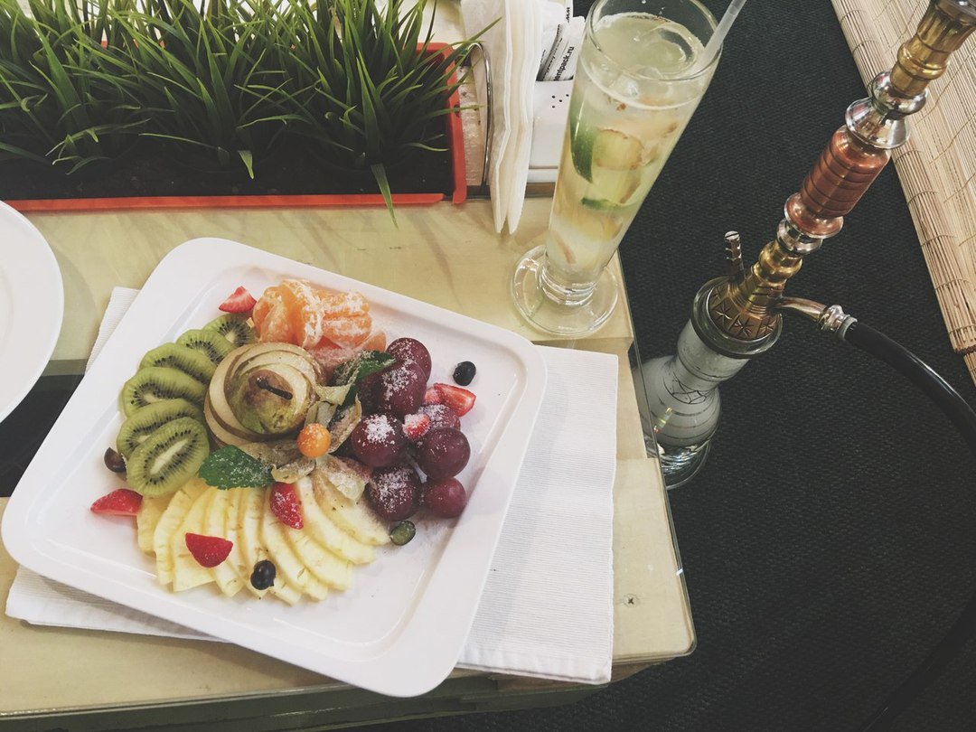 Fabrika_Kitchen's tweet image. Пятница - отличный повод расслабиться на #SummerVeranda!🍓🍹💨