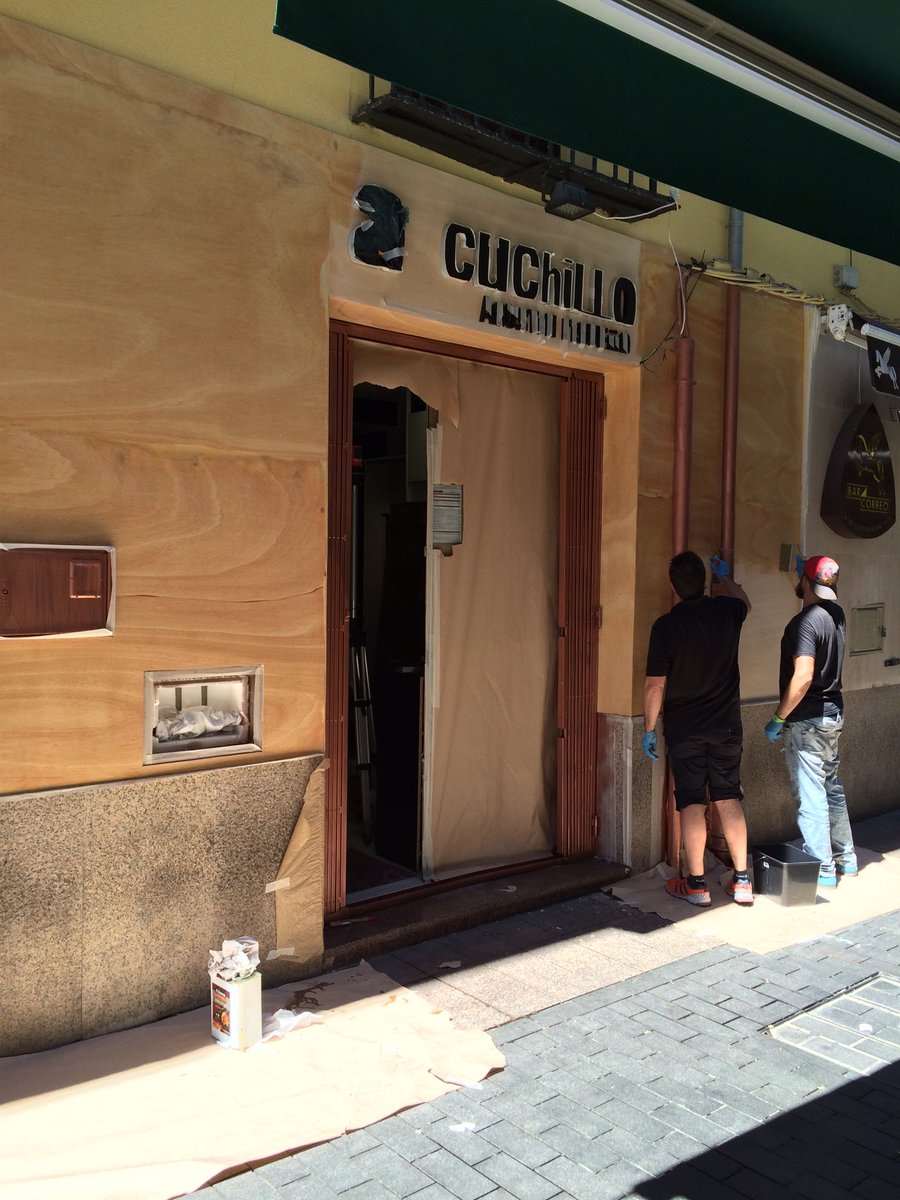 logicalestudio's tweet image. #barnizar #rotulacion #acuchillo #agustinrisueño #leonesp #branding #logicalestudio