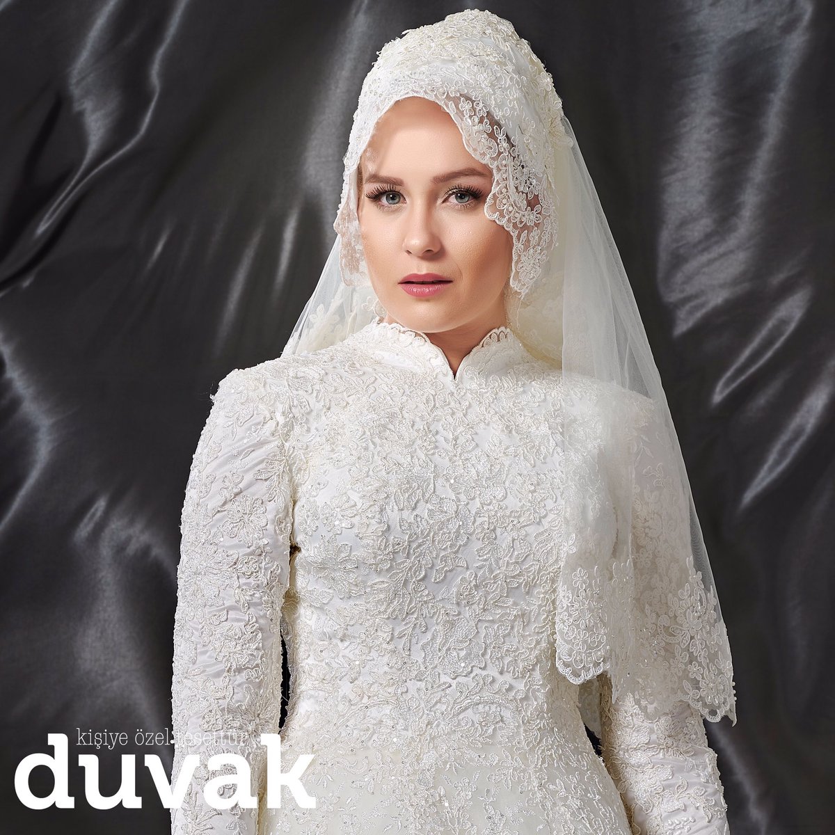 Dantel kenarlı duvaklar tüm sezonların gözdesi olduğu gibi yine ön planda