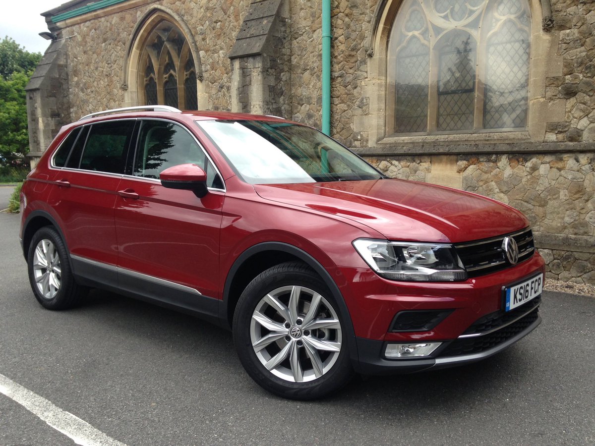 Volkswagen Tiguan Ruby Red Metallic Volkswagen Tiguan ...