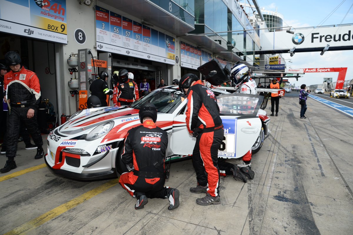 Frikadelli_R's tweet photo. The CUP2-Porsche #911GT3 is in the hands of #JanineHill #JohnShoffner and @ArnoKlasen again #vln5 @ https://t.co/k800WNEXZE