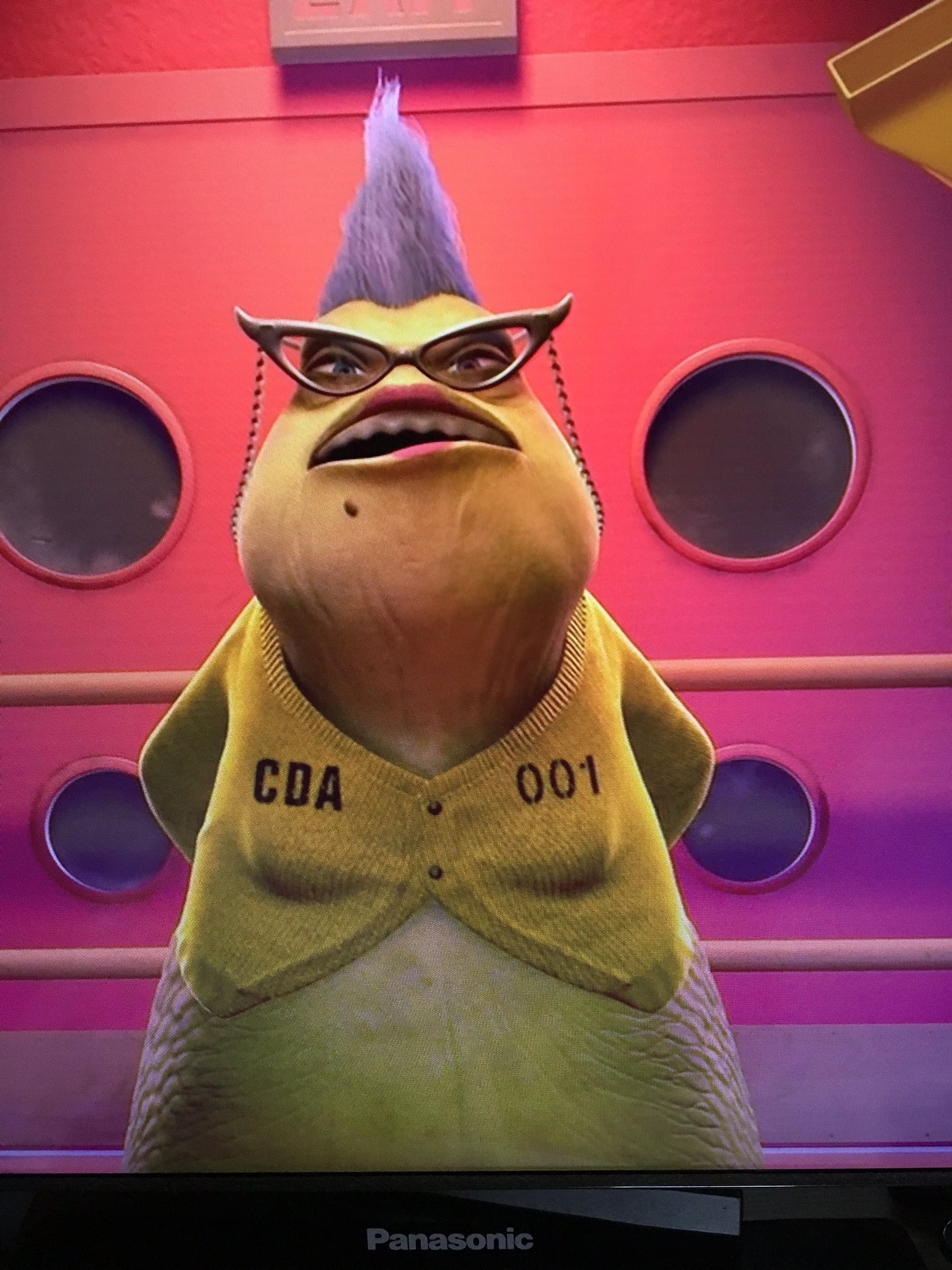 D D エイ先生のアメリカの声優はボブ ピーターソンさん 実はこの方ピクサーのスタッフでこの映画の脚本を担当していました ﾉ しかもモンスターズ インクではストーリー監修だけでなくロズの声も担当 ファインディングニモ T Co