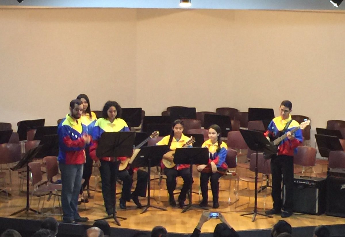 Grupo de Cámara Alma Llanera - Director Andrés Cartaya