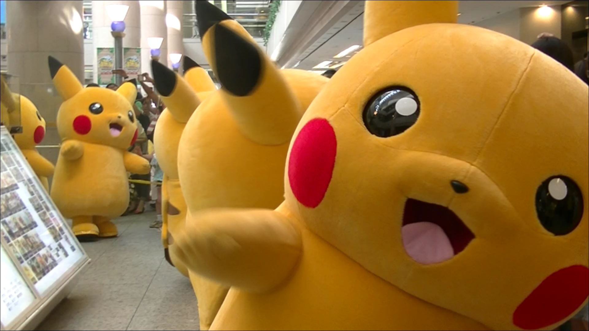 Suizou ポケモン研究所 大阪 明日16日オープン グランフロント大阪 大阪駅では ピカチュウ大行進 11時 14時 時空の広場 付近 T Co Wpqa68ag7v