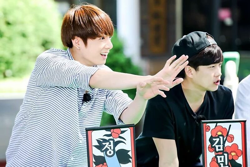ARMY_CAMEROUN's tweet photo. Photos inédites de #Jungkook tirées de SBS Flower crew 💞💞 #14 https://t.co/9NaCKhaGur