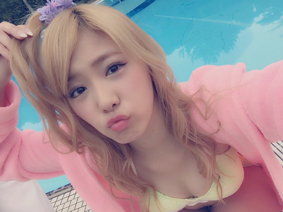 森田 彩花 Nmb4815thシングル僕はいないに 収録されているカップリング曲 チームm 最後の五尺玉 のmvが昨日 公開されました なんと水着 笑 オフショット載せていこっかな Mvみてね T Co Gez8xo23ww Twitter