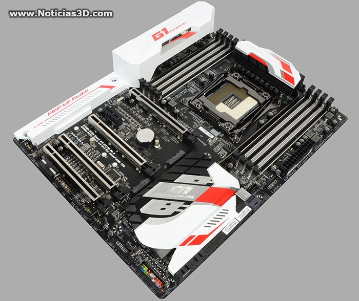 Placa base .@GIGABYTESPAIN #X99ULTRAGAMING: goo.gl/L9g6fN #Noticias3D