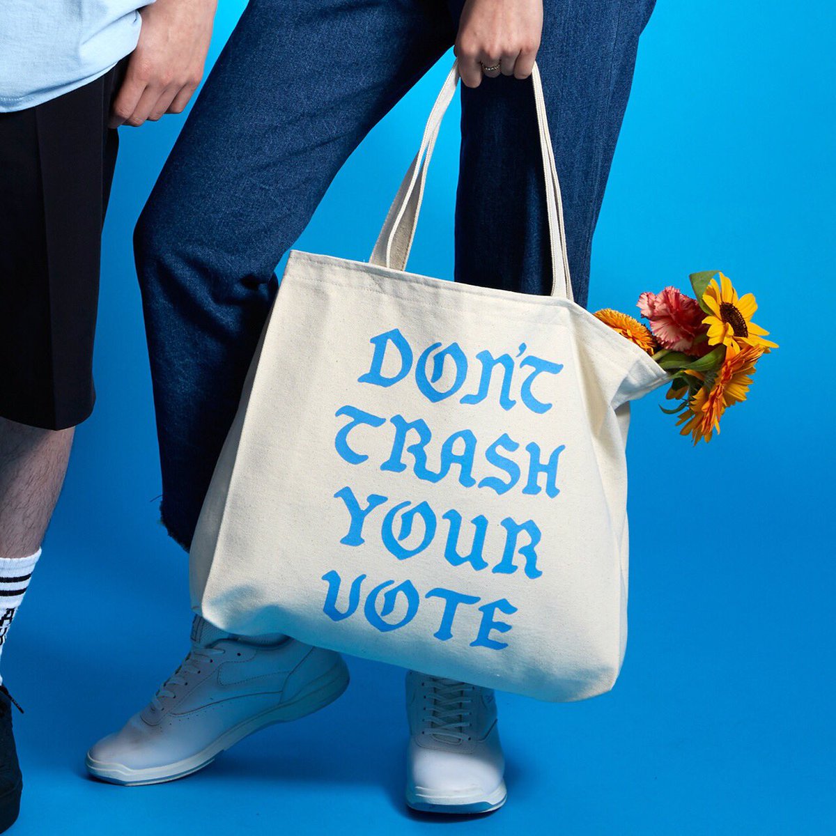 breath_by_delta's tweet photo. 【12XU for SEALDs  #DontTrashYourVote ウェア&amp;グッズ】都知事選に向けて少量ですが補充しました。https://t.co/nfciP8AaSY https://t.co/sQHXTn5q8F