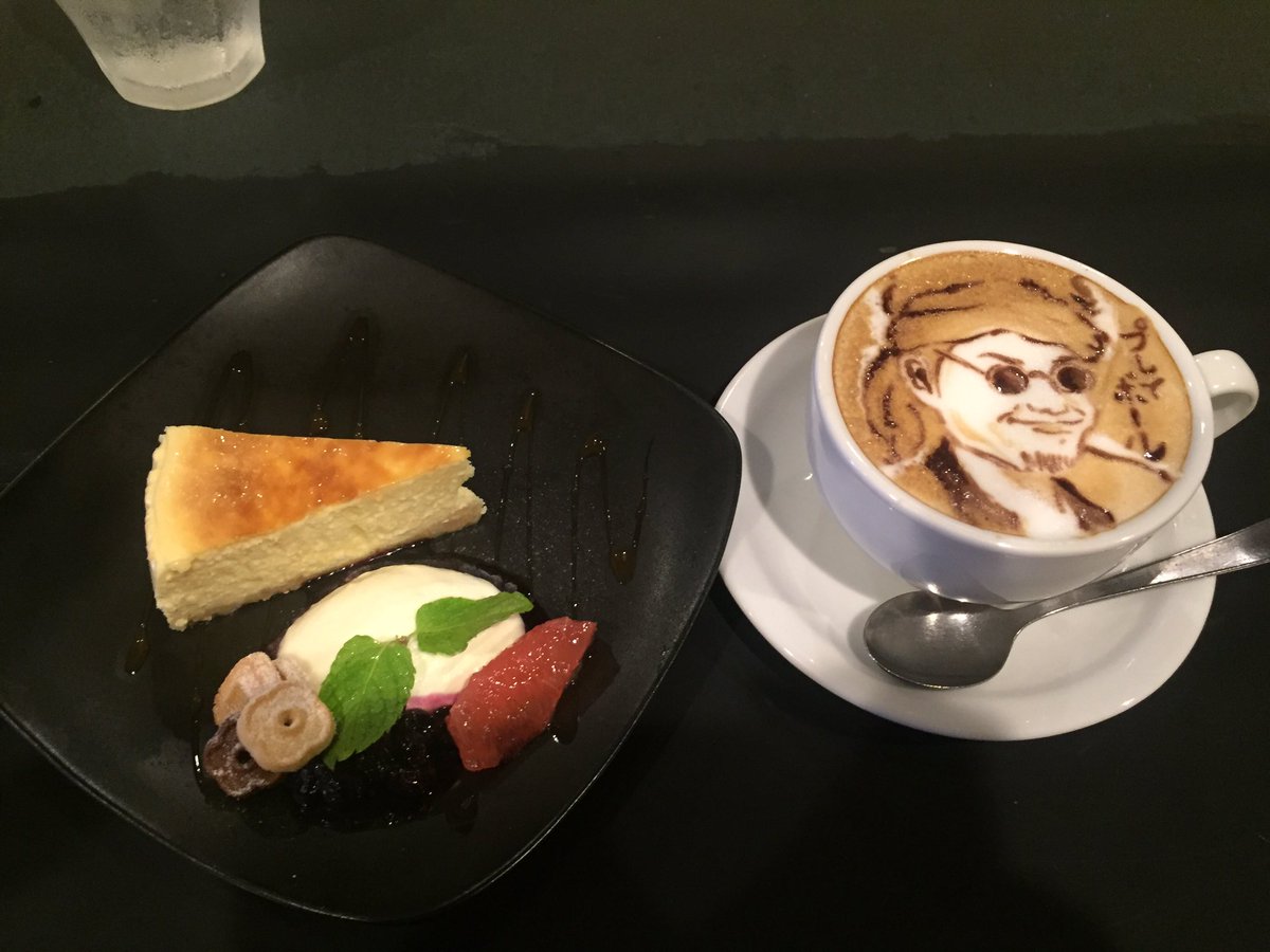 コジマ店員 原宿リシューでじょーじさんに怪しいインド店員描いて貰いました 一緒に食べたチーズケーキも美味かった 10ルピー 10ルピー 本日の暇カプチーノ
