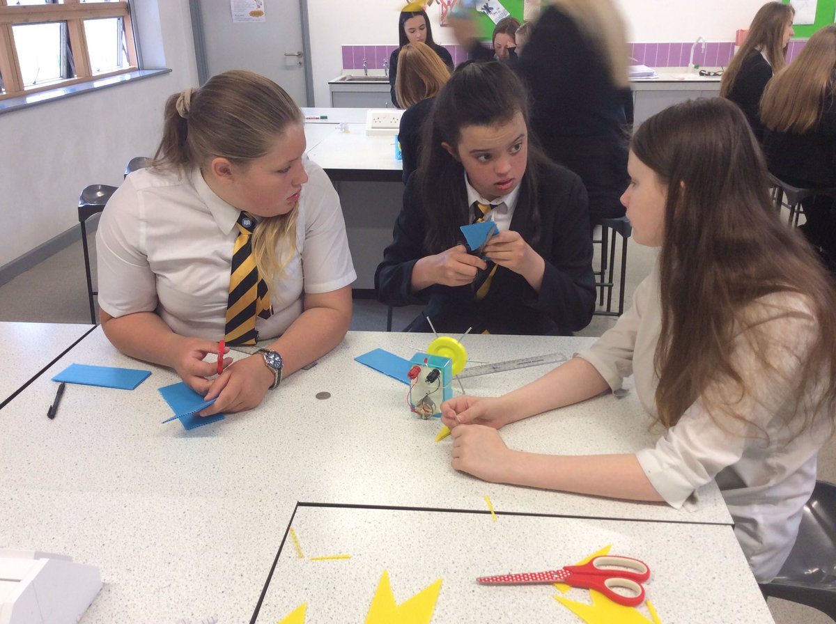 MrsGNelsonNHS's tweet photo. Year 8 Creating turbines with STEM@NewportHigh https://t.co/abLw7SEFFu
