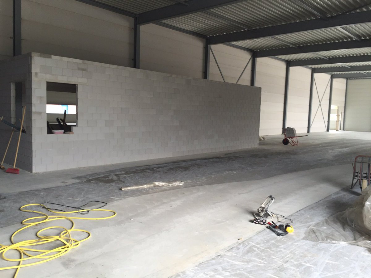 Het gaat hard met de uitbreiding van ons pand, zullen we even binnenkijken?