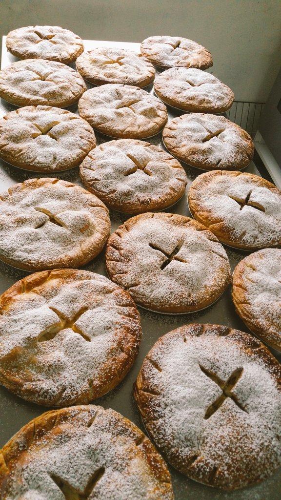 ThePastryFork's tweet photo. "The sailors are coming," they said..
"Bring more apple tarts," they said..
@croninspub
@corkweektweet #VCW16 https://t.co/m0csBt40fI