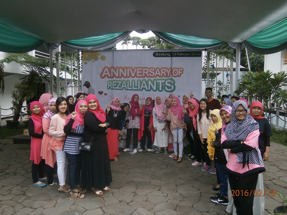 Kita semua Rezalliantsnya ka <a href="/DA2_Reza/">ReZa zAKarya DA2</a>  siap mendukungmu semangat INDONESIA DUKUNG REZA DI DAA2