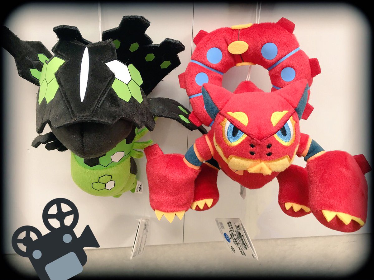 ピカキッズ岡山店 ポケモンぬいぐるみマスコット 入荷しました 全部で四種類です バッグやリュックに付けたら目立つ事間違いなし 映画も7月16日 公開なので是非 映画館に連れて行って見ては ポケモン プニちゃん 岡山