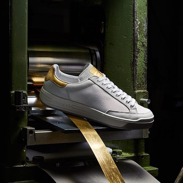 madi09's tweet photo. The 999 Noble Metals Pack sees Rod Laver get a gold leaf makeover.... https://t.co/wRs2jdKMYl #adidasemployee https://t.co/NlgXBEIpex
