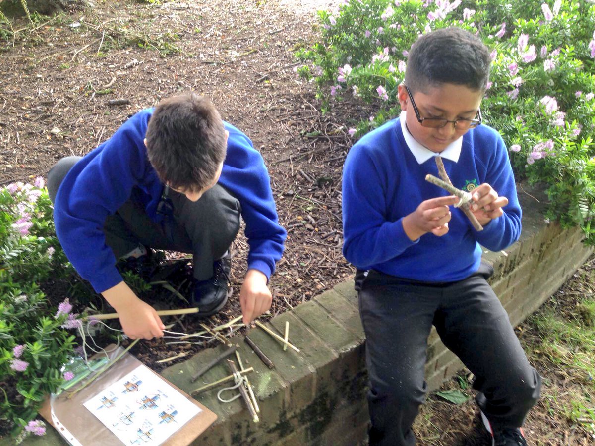 OATBridge1's tweet photo. We LOVE #forsetschool & today it stayed sunny for us too! #thegreatoutdoors #outsoorlearning #tbap #enrichment https://t.co/psRi1axMO3