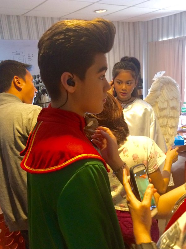 SalvadorMaryl's tweet image. Watch @itsShowtimena  
#ShowtimeToMiho #Bailona