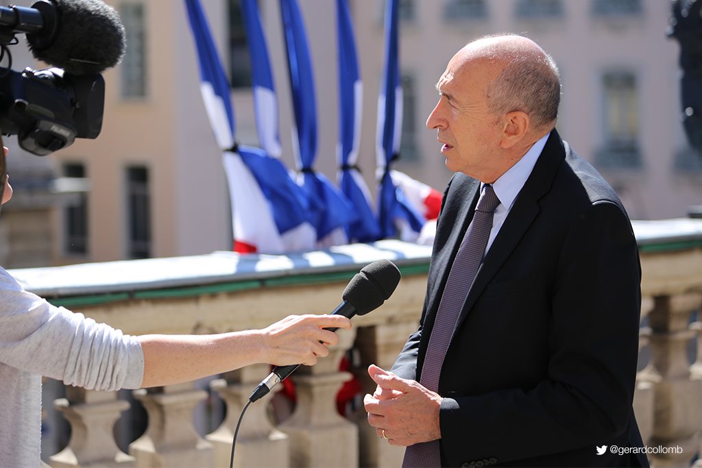 En direct. Drapeaux en berne à Lyon : la classe politique et les Lyonnais  pleurent Gérard Collomb