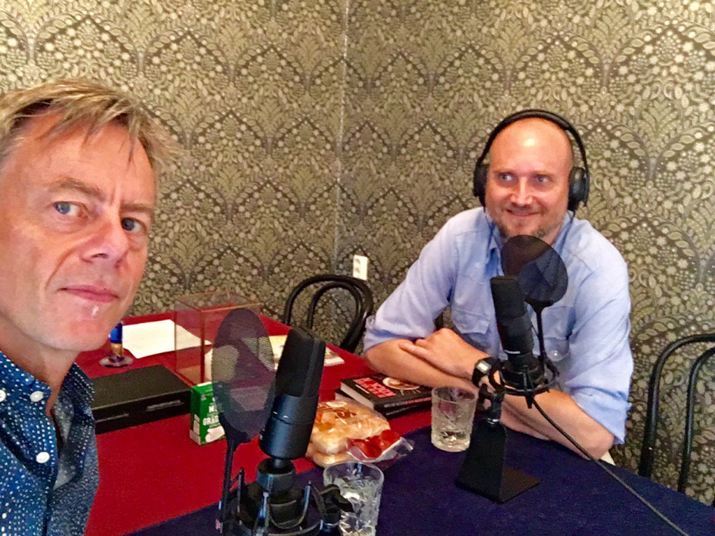 Just blivit intervjuad i podden #alltduvelatveta. Kan höras om ett par veckor.