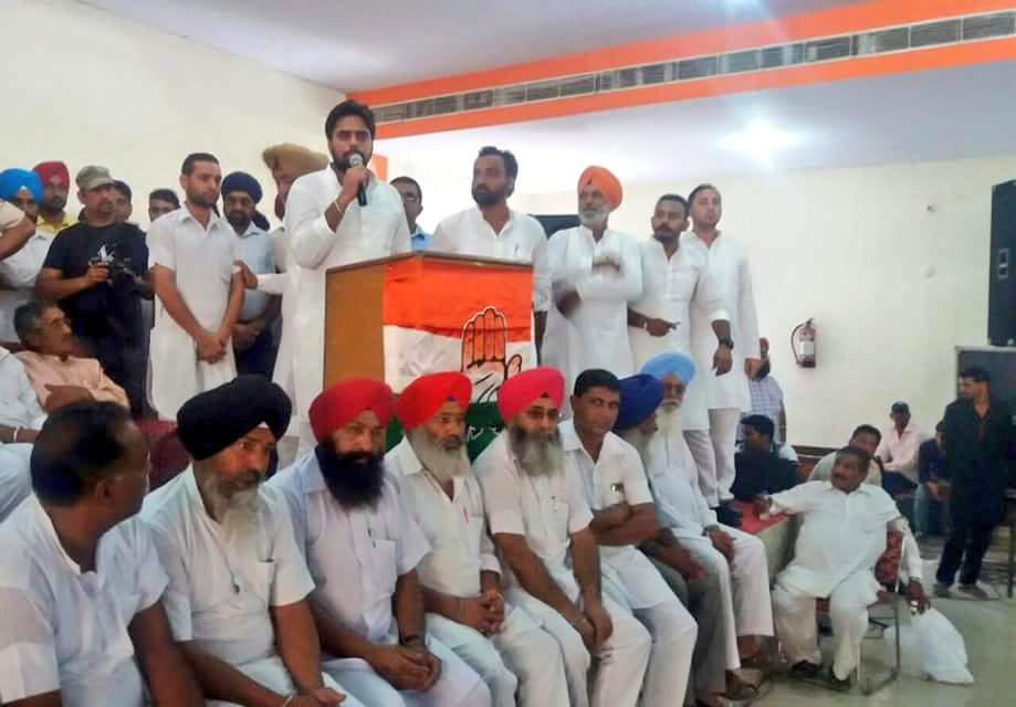 Capt_Punjab's tweet photo. @amarpreetlally Today at #TandaUrmur
Huge rally organized by #SangatSinghGilzian MLA Tanda https://t.co/W4XehsEfC8