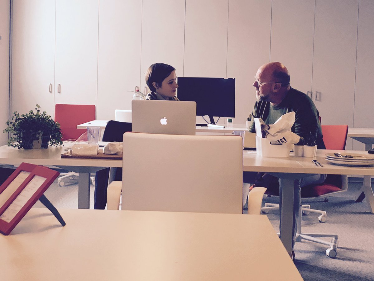 AereyBirdhouse's tweet photo. De band tussen startup en mentor, hoe mooi :D @kielserat @marievbroeck https://t.co/Kpm7yEkig6