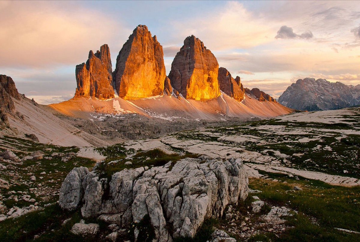sorellaacqua's tweet photo. Tweet di Miss Mcphista 🦥 (@MissMcphista) Miss Mcphista 🦥 (@MissMcphista) ha twittato:
#PartoPer il mio #Veneto: #Trecime #LagoSorapiss #CastellodiAndraz #Dolomiti @DolomitesUNESCO @lonelyplanet_it https://t.co/5g47Xi7xvM https://t.co/7AuFsan3vY