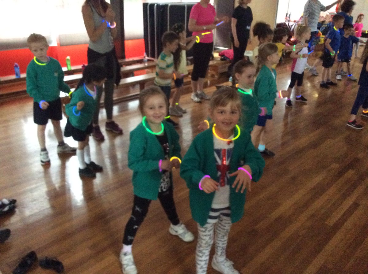 Bruntonfirst's tweet photo. Year 1 were full of smiles this morning at Glow Zumba 😀 #Gosforthgetsgoing https://t.co/GDTfnxKI7s