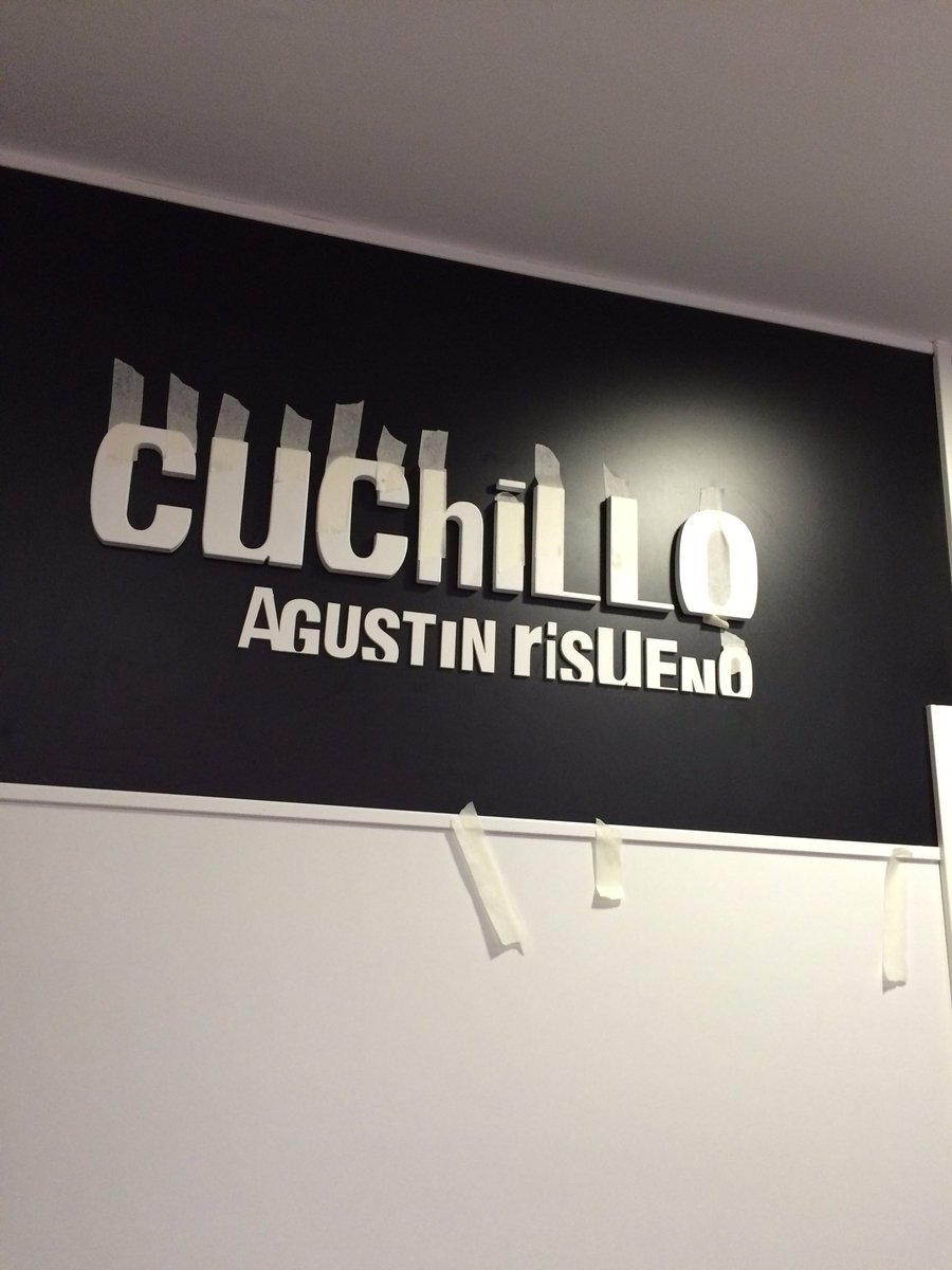 logicalestudio's tweet image. #corporeas #rotulacion #acuchillo #agustinrisueño #leonesp #branding #logicalestudio