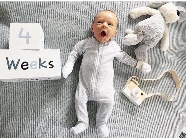 babyluno's tweet photo. Happy 4 weeks #babyboy! π Record your #pregnancy or baby's age with #MilestoneBlocks available in different styles! https://t.co/IOrEzg7awt