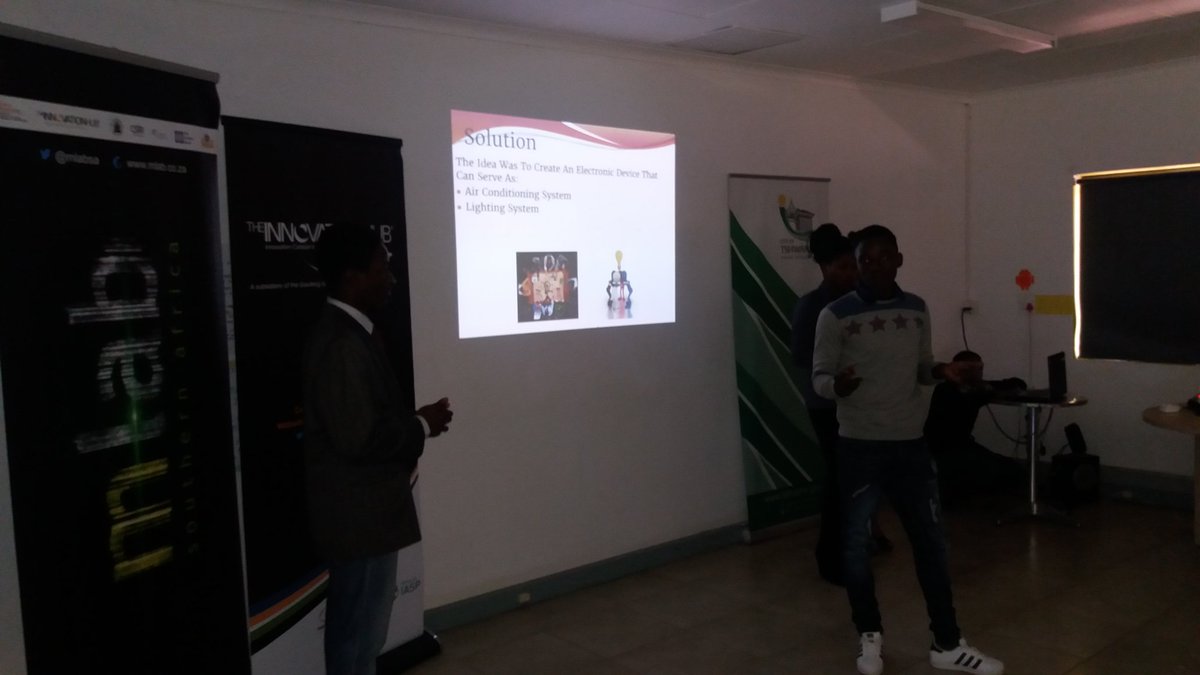TiyaniTee's tweet photo. Helping people who work msnage their homes better with a Home Automated system #gkVacWork https://t.co/Ers0IZhFrW