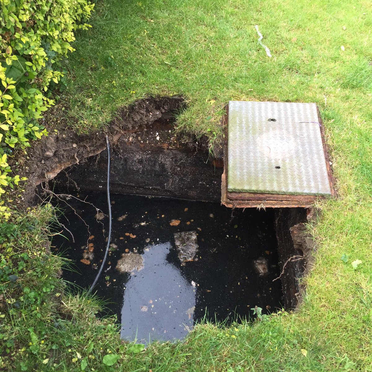 BelowGroundDW's tweet image. Our Customer septic tank lid collapsed unexpectedly so we rebuilt it and made safe very quickly.