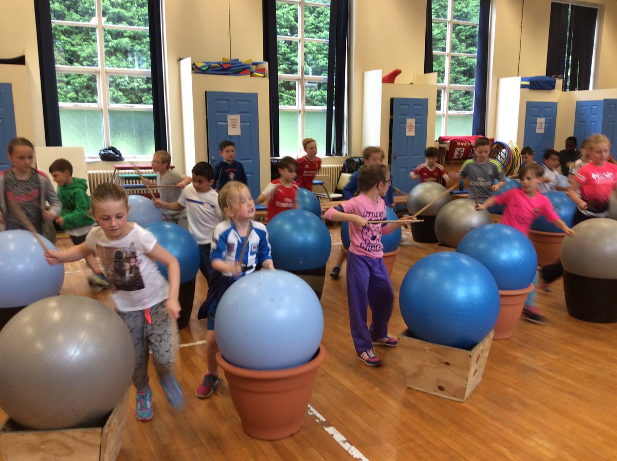 Gauguin_BPS's tweet photo. Year3 also rock https://t.co/mtFEYc2sQE