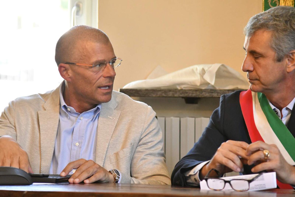 #LNews <a href="/RobertoMaroni_/">Roberto Maroni</a> <a href="/antoniorossiITA/">Antonio Rossi</a> <a href="/daniele_nava_75/">Daniele Nava</a> incontrano sindaco e amministratori #EsinoLario,#Wikimania