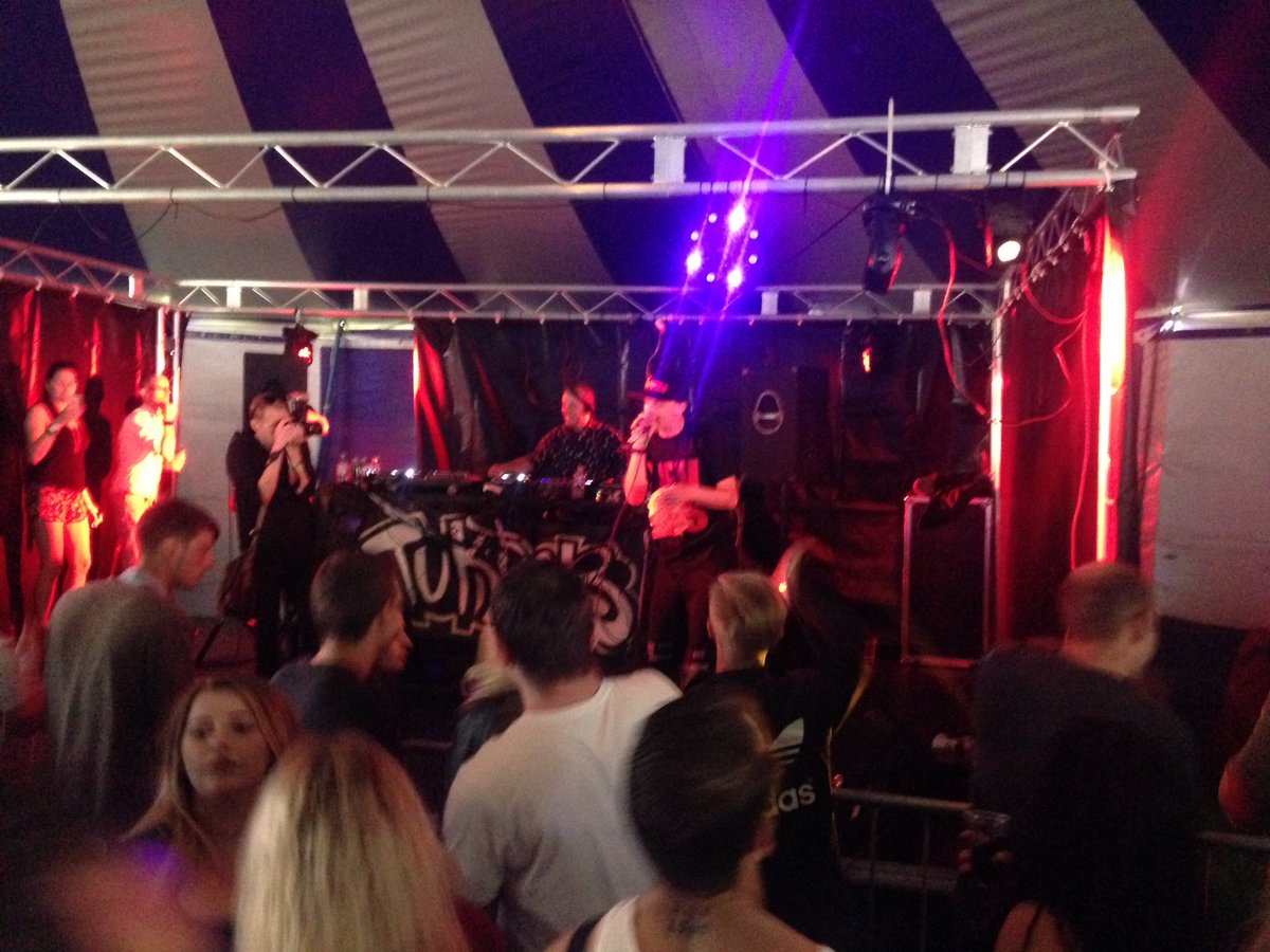 jepsahTUK's tweet photo. Big up @UncleDugs tore up festival last week. A dream come true!! Respect for the support 👊 #RCFF #tukdnb https://t.co/JukDGHxQYe