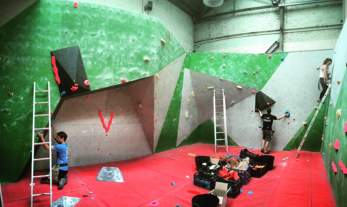 Parthian_RDG's tweet image. Final day of the full #boulderwall reset! 120 #newblocs #setting #bouldering @YannGenoux @EvieCotrulia &amp;amp; Rob Lloyd