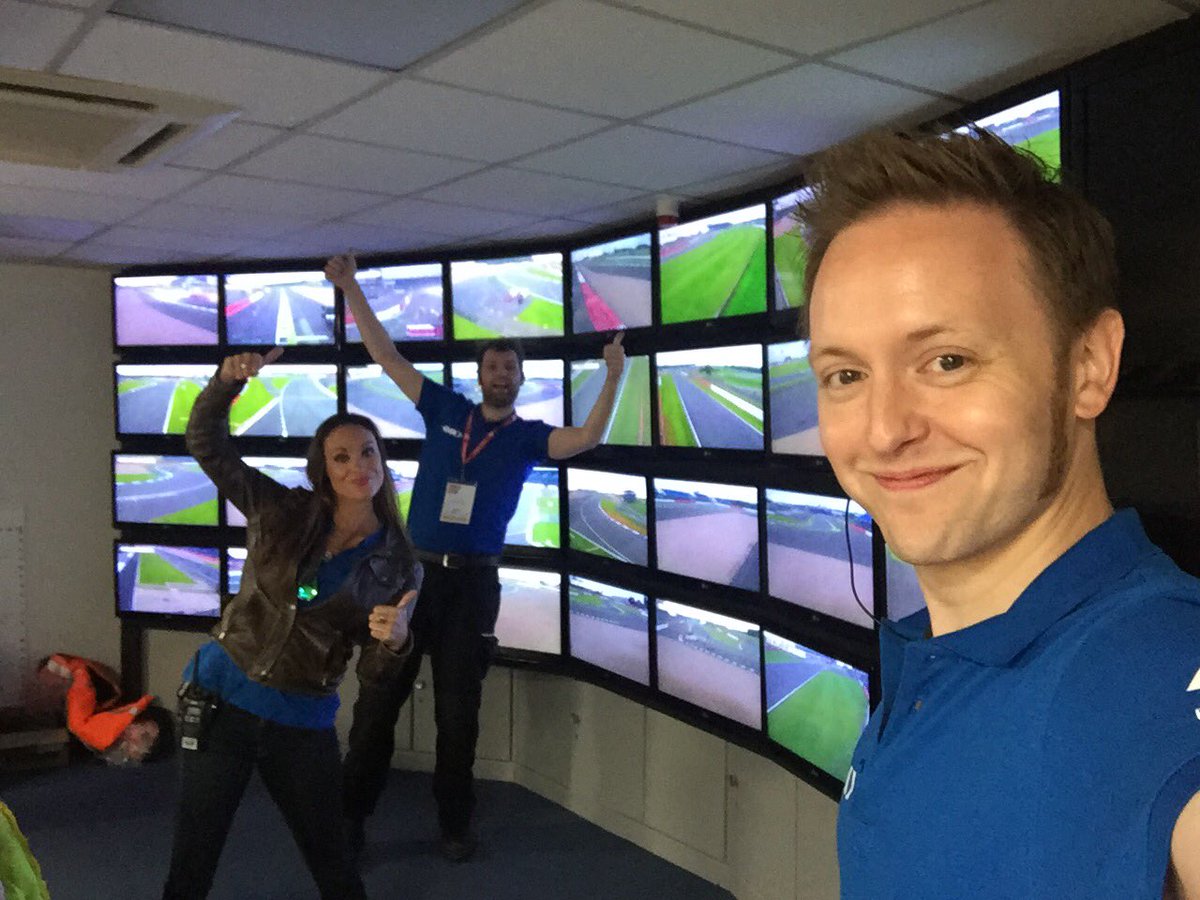 PaulWoodford84's tweet photo. Team briefing in one of the coolest rooms I've ever been in with @Legouix &amp; @HighVMedia - more live #FS2016 soon! https://t.co/1rRoI8leRJ