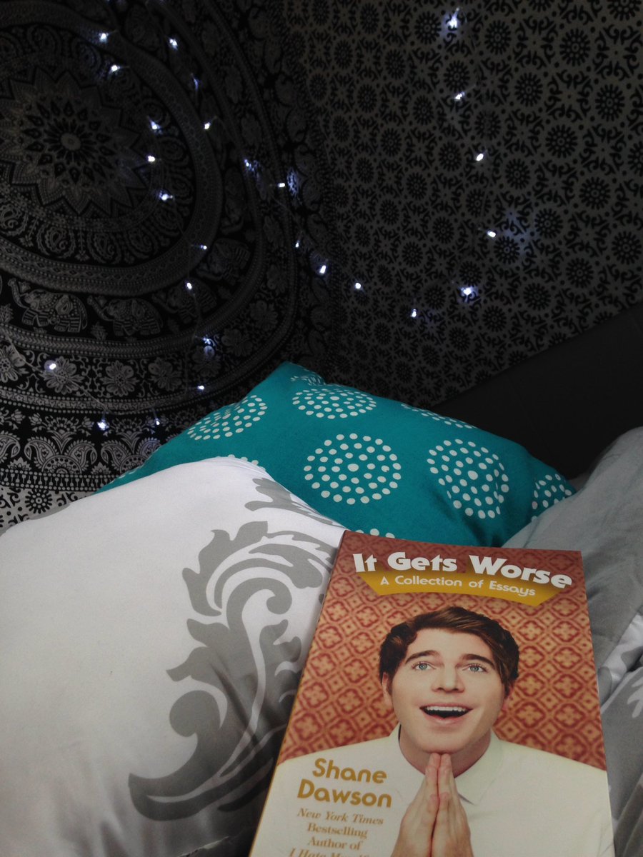 daysofo2l's tweet photo. finally picked up my copy 😍😍😍😍 @shanedawson https://t.co/f8rs8NcwHV