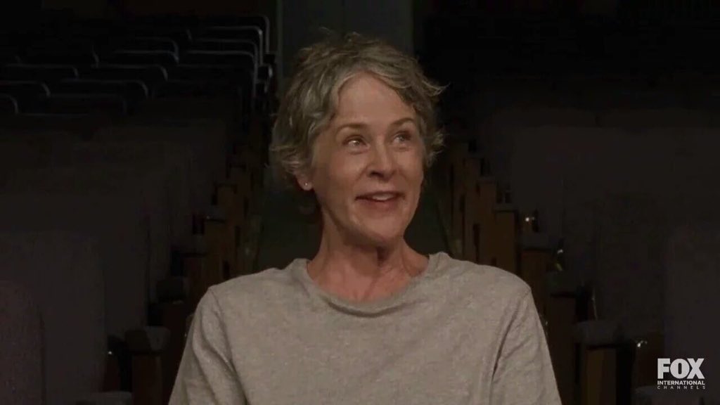kaksashi's tweet photo. serenidade no olhar de quem sabe que é a rainha na série #twdfomo #TWDSCC https://t.co/IUZ3AFJF82