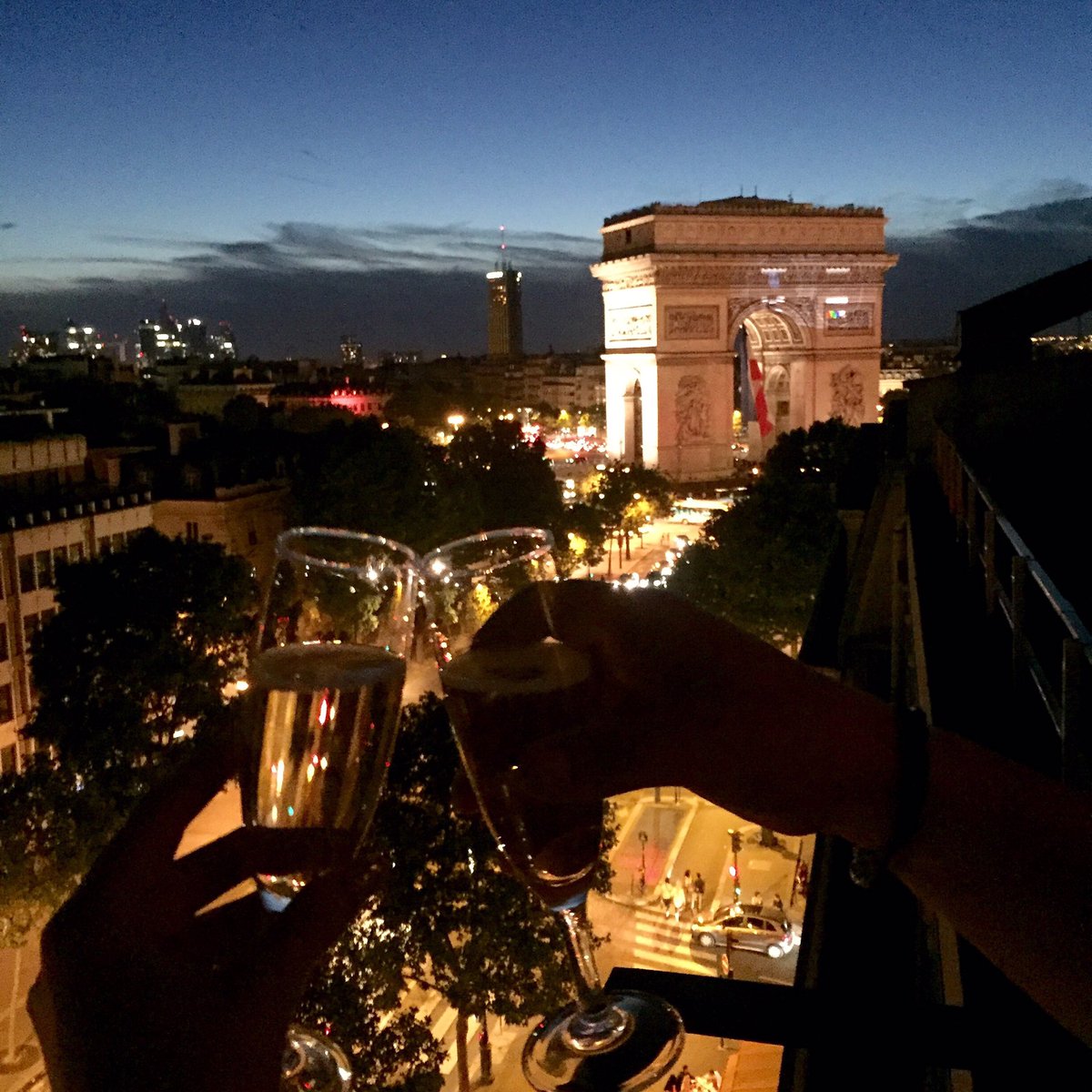 hannahoultram's tweet photo. #paris ❤️ https://t.co/qlh25z1s1N