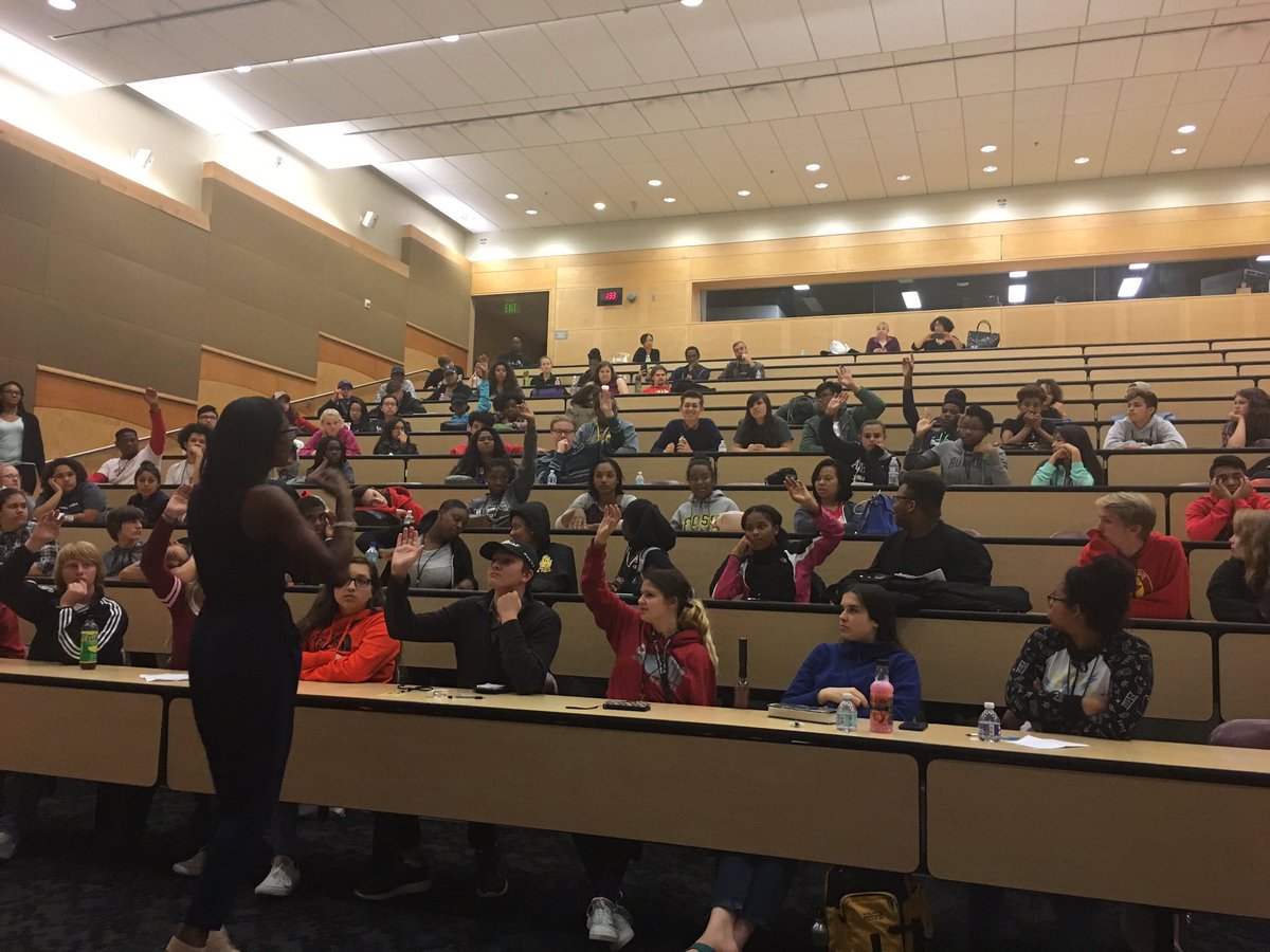 SoGulley's tweet image. We just wrapped a STEM panel feat  #FaceBook #ChickTechSea #CityofSeattle #Amazon #iUrbanTeen