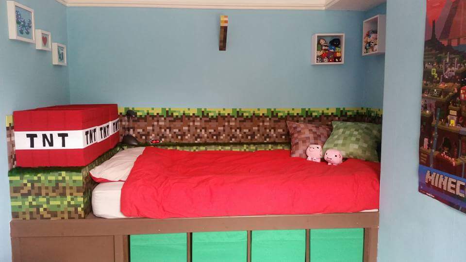 disney_spice's tweet image. Minecraft room complete! :) #minecraft #minecraftroom #onlytookayear