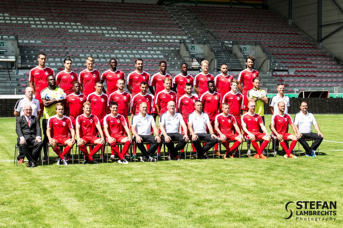 stefanPHOTOGR's tweet photo. Royal Antwerp Football Club, de ploegfoto anders bekeken.
foto ©Stefan Lambrechts https://t.co/qMoyFhT7JE