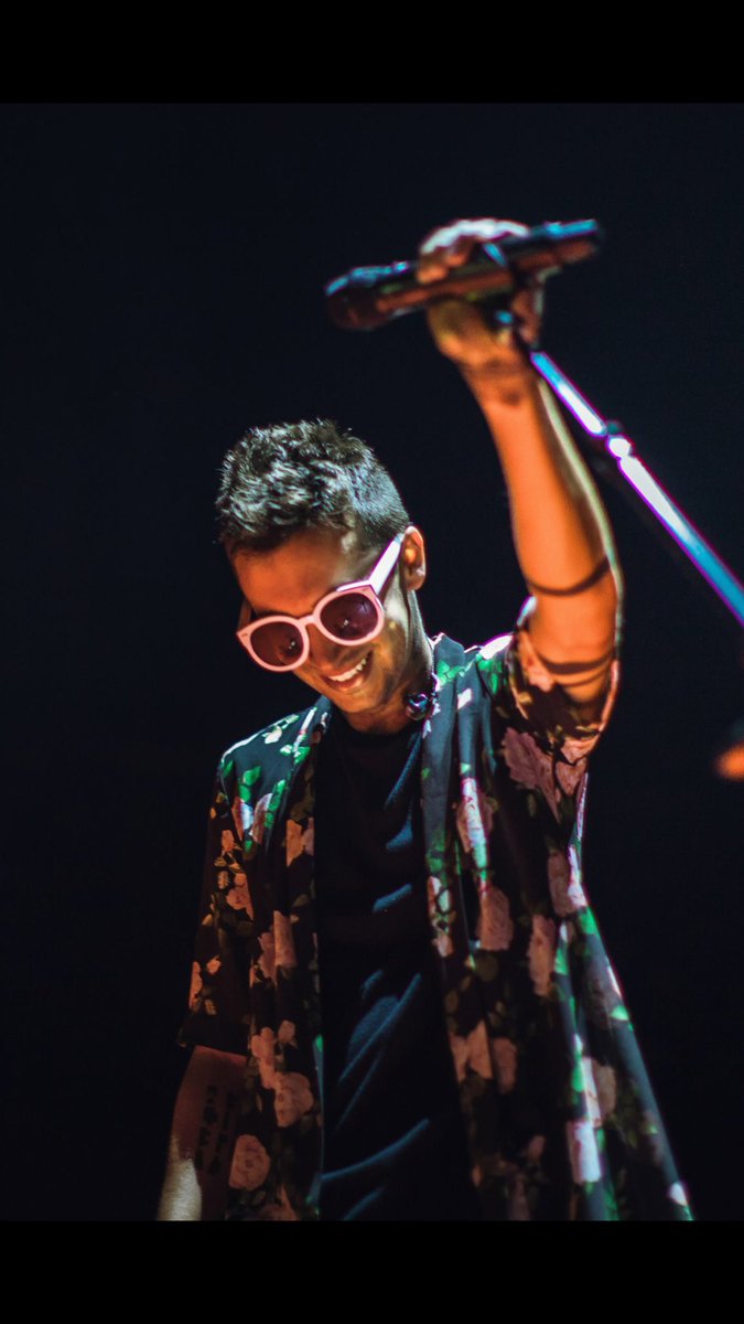 cloiejones's tweet photo. another Ty Joseph appreciation post. #oopes @tylerrjoseph https://t.co/mozUiT8NTH