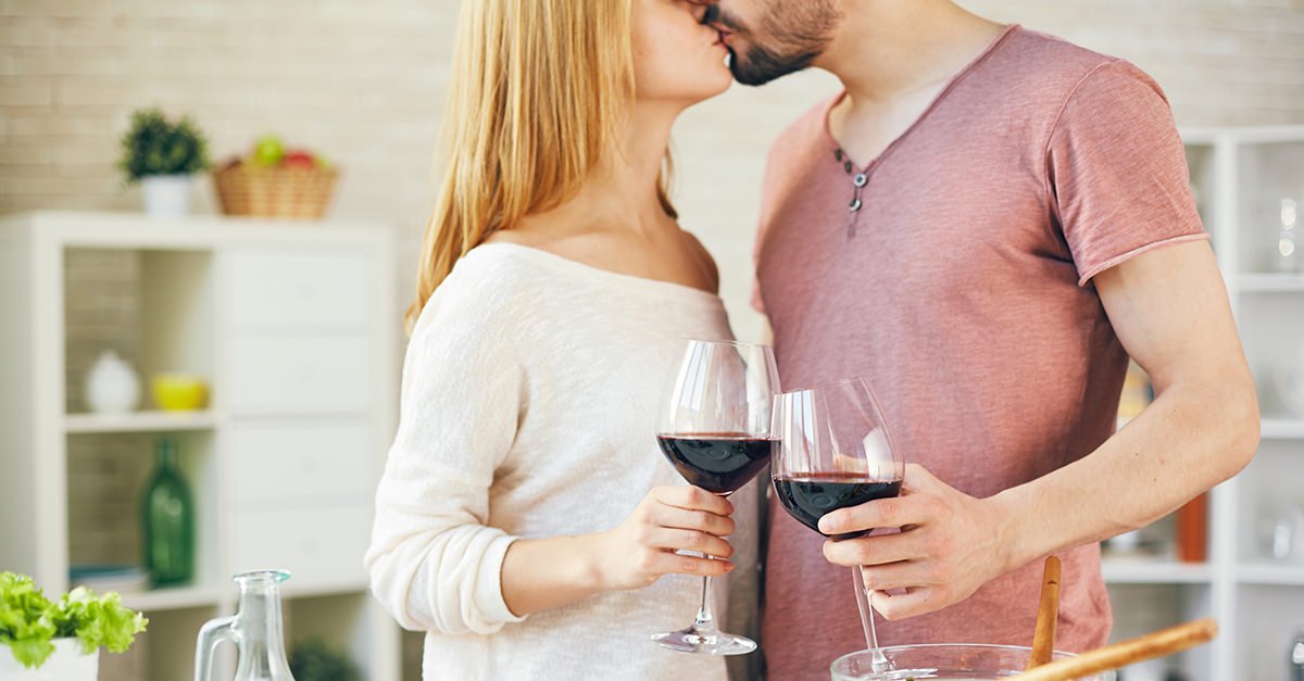 ChansWineWorld's tweet photo. DYK: The couples that drink together stay together? #ChansWineWorld https://t.co/iE9TCZyoOf https://t.co/GGz82PX51y