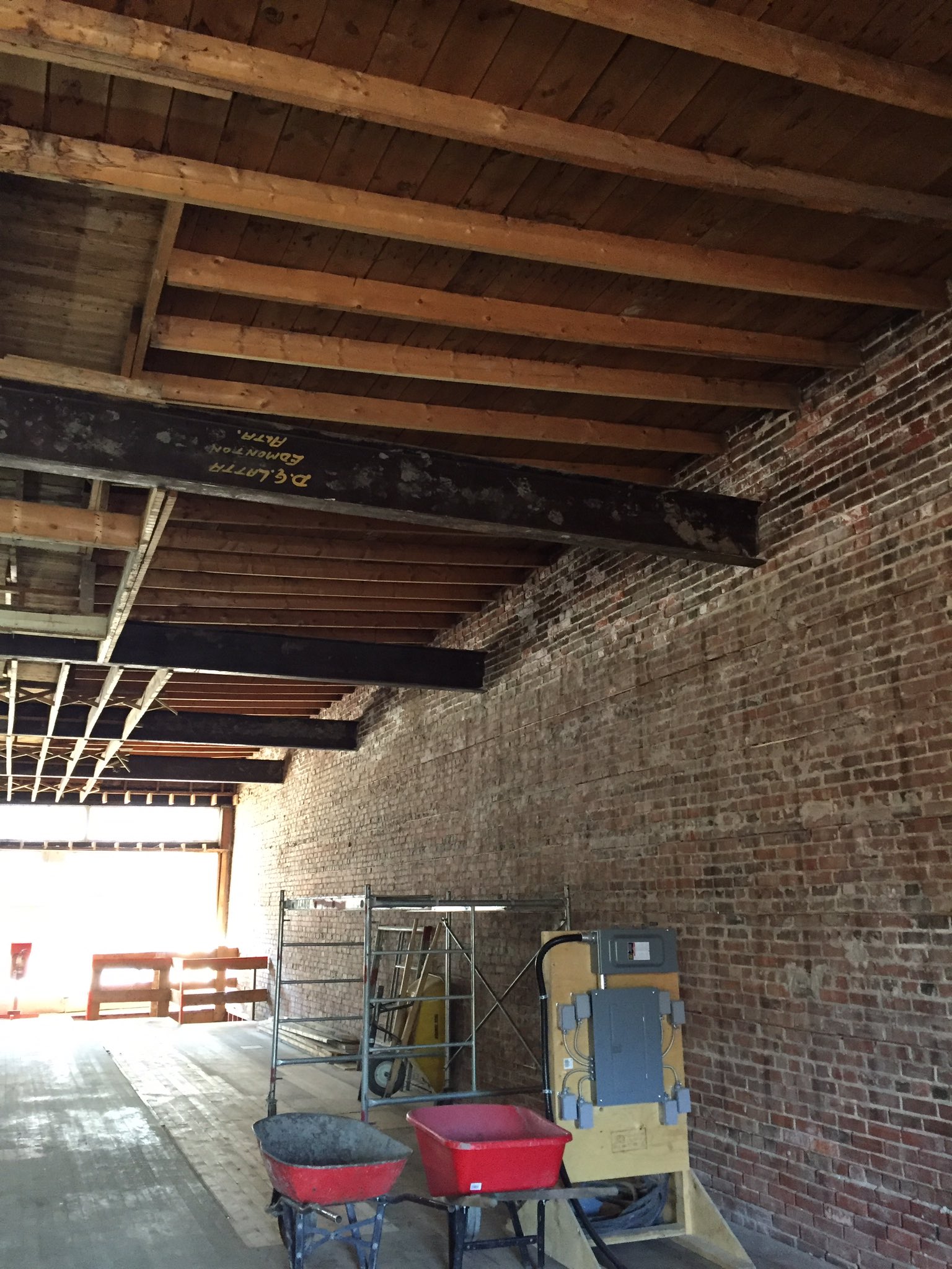 Cn_B4gxUIAABCtB.jpg:large